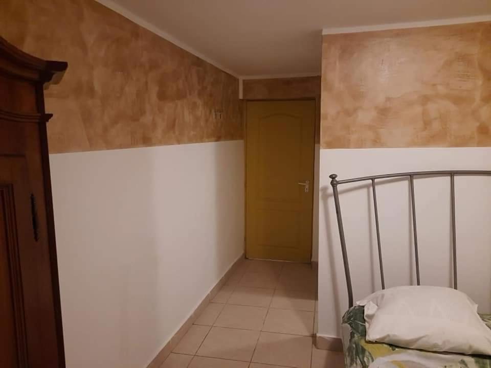 Alfredo Hostel Craiova Eksteriør bilde