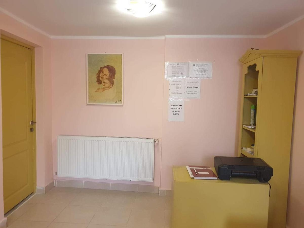 Alfredo Hostel Craiova Eksteriør bilde